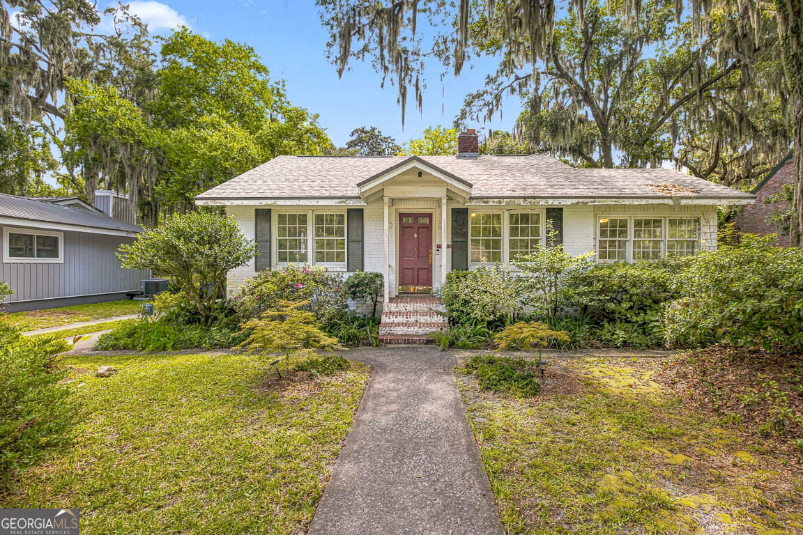 1222 Pine Avenue Property Photo 1