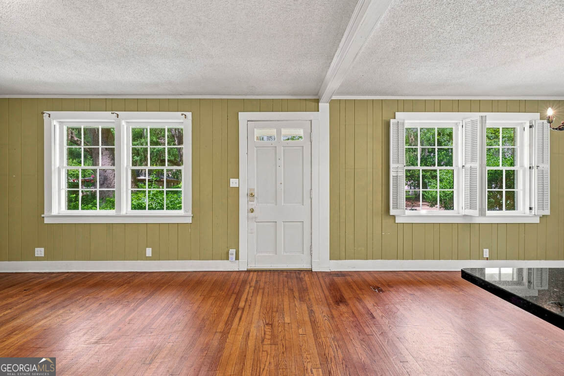 1222 Pine Avenue Property Photo 2