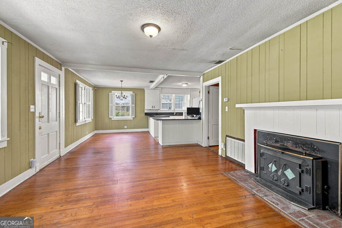 1222 Pine Avenue Property Photo 3