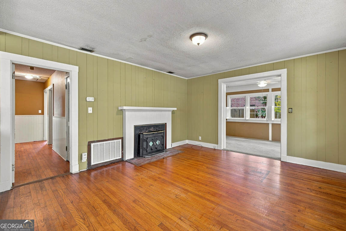 1222 Pine Avenue Property Photo 5