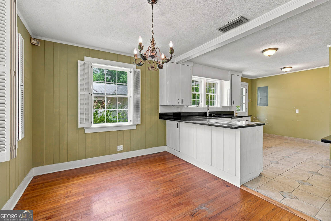 1222 Pine Avenue Property Photo 9