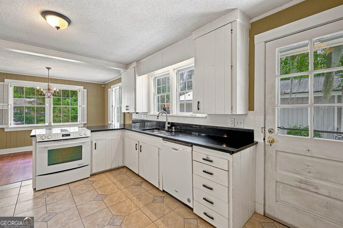 1222 Pine Avenue Property Photo 11