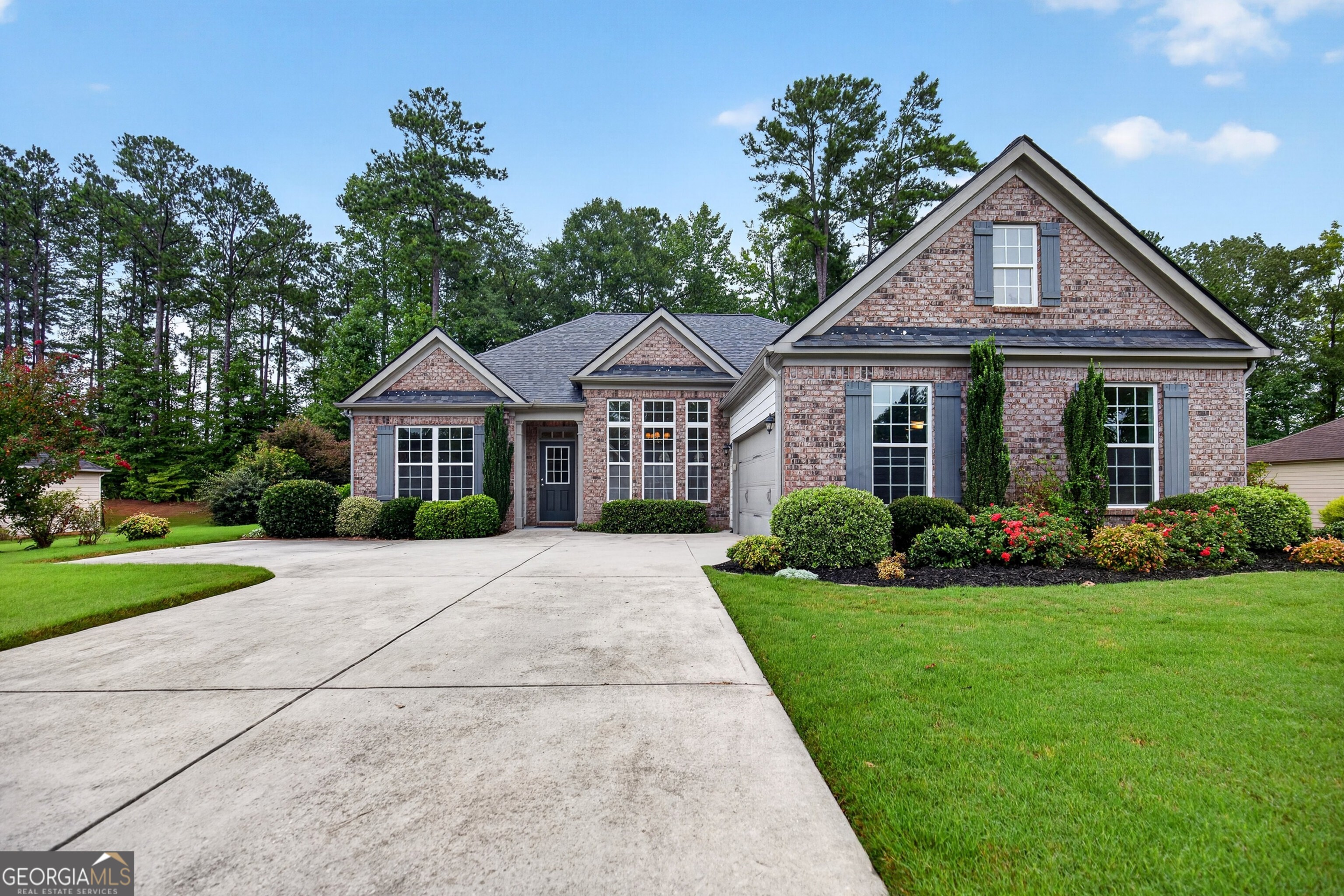 155 Savannah Drive Property Photo 3