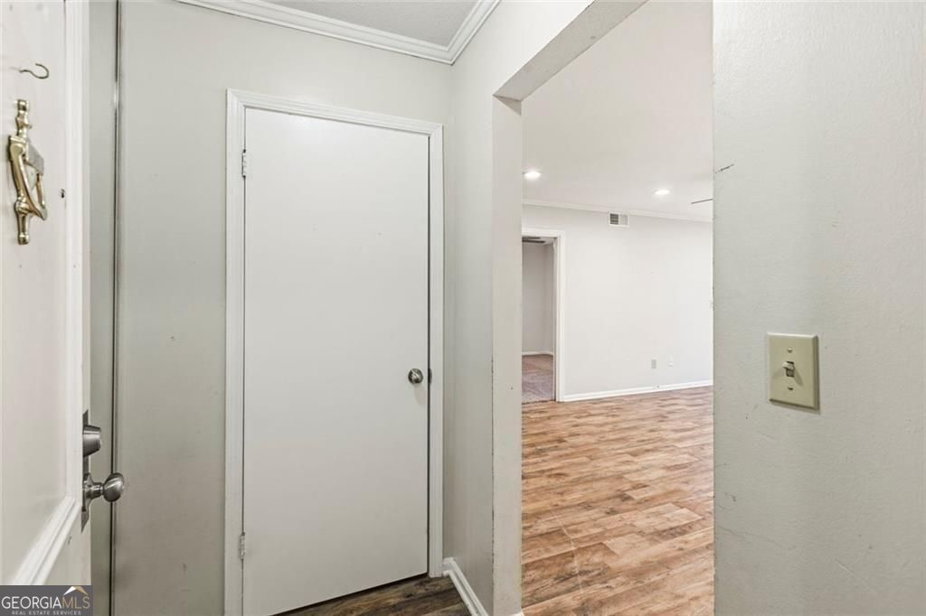 6851 Roswell Road # 15 Property Photo 2