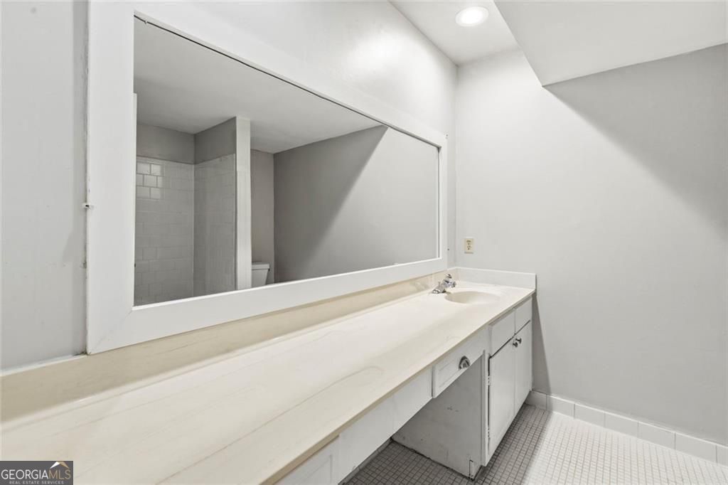 6851 Roswell Road # 15 Property Photo 10
