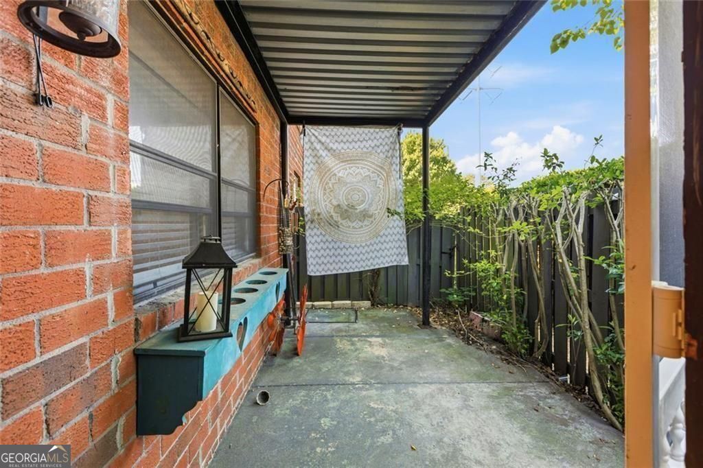 6851 Roswell Road # 15 Property Photo 13