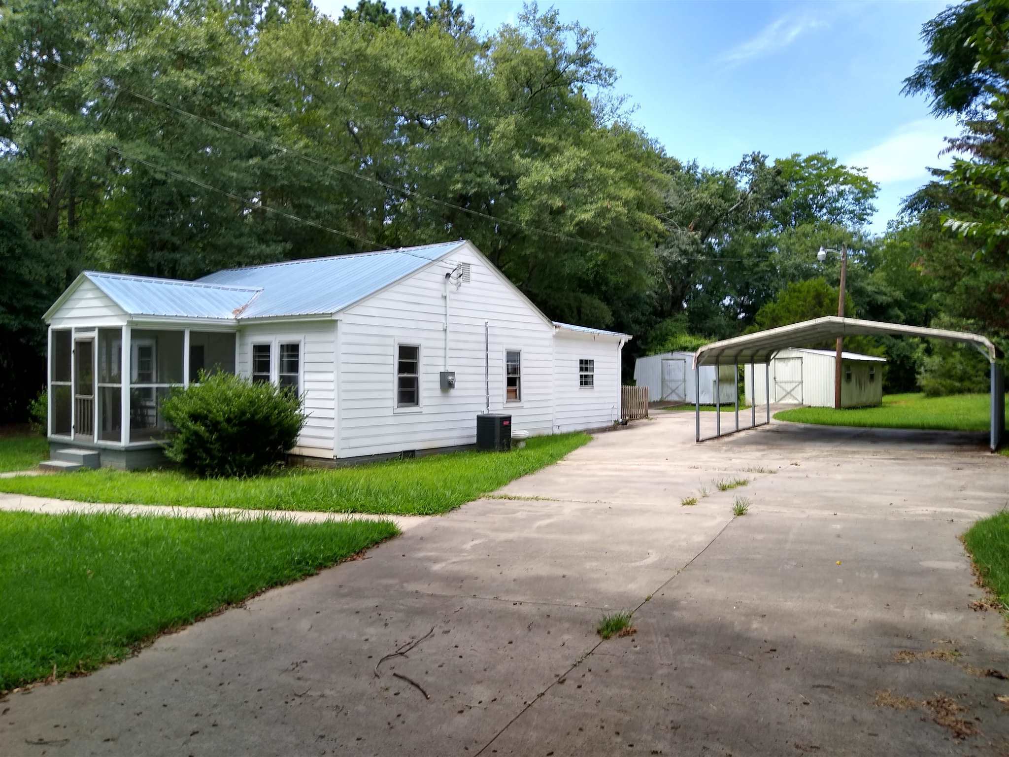 113 Maple Street Property Photo 1