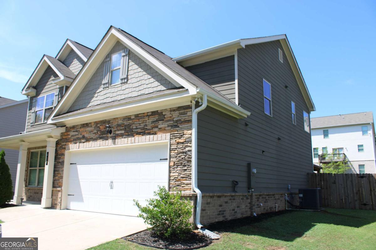 417 Oaklawn Park Property Photo 3