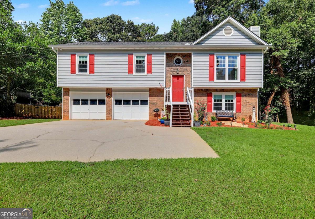 4155 Stephanie Circle SE Property Photo 1