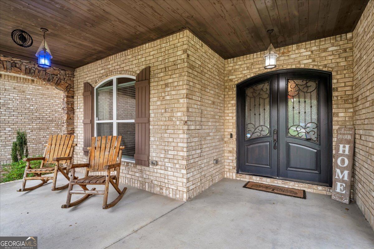 223 Yale Circle Property Photo 3