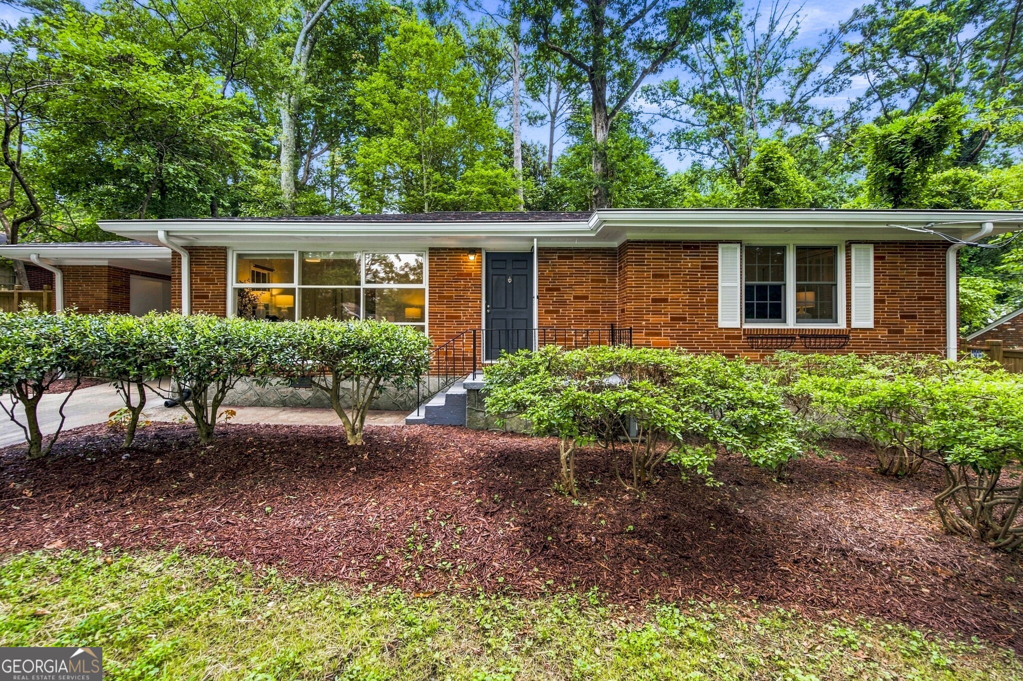 1571 Fama Drive NE