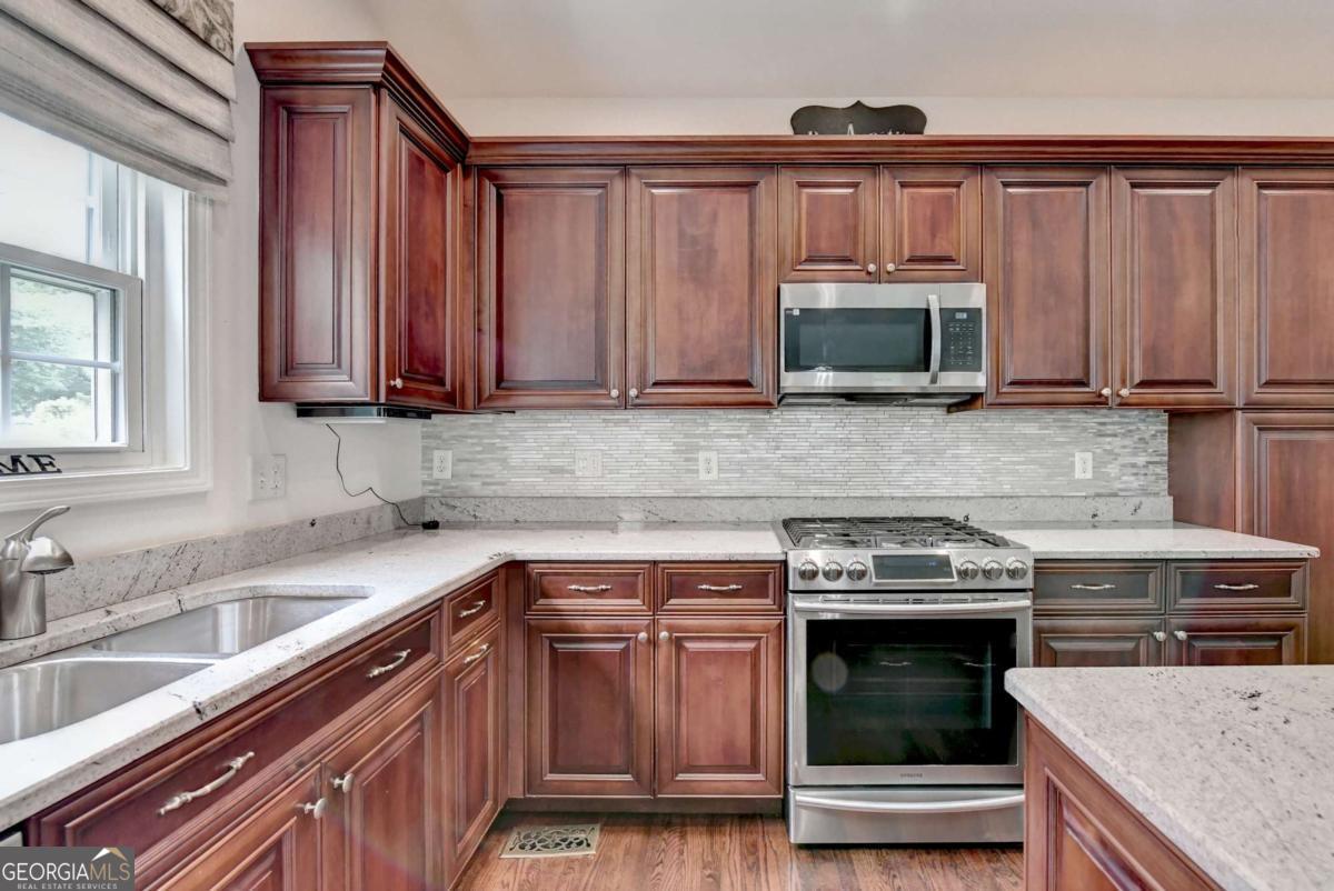 3781 Devenwood Way Property Photo 8