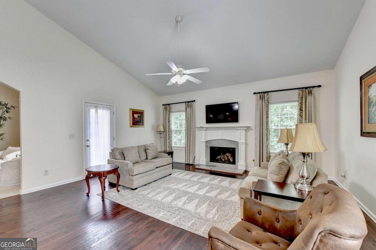 3781 Devenwood Way Property Photo 15