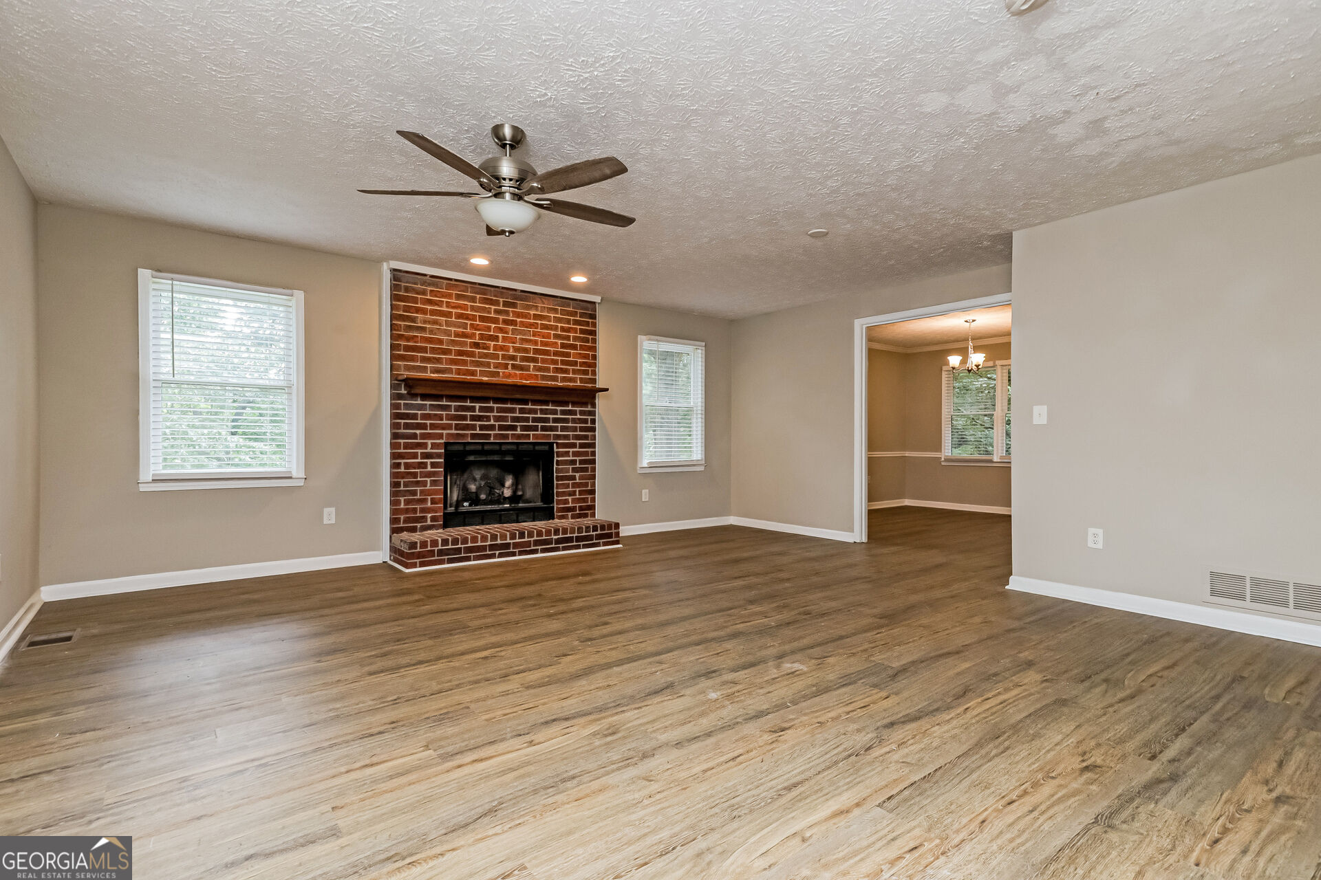 8183 Silver Oaks Court Property Photo 3