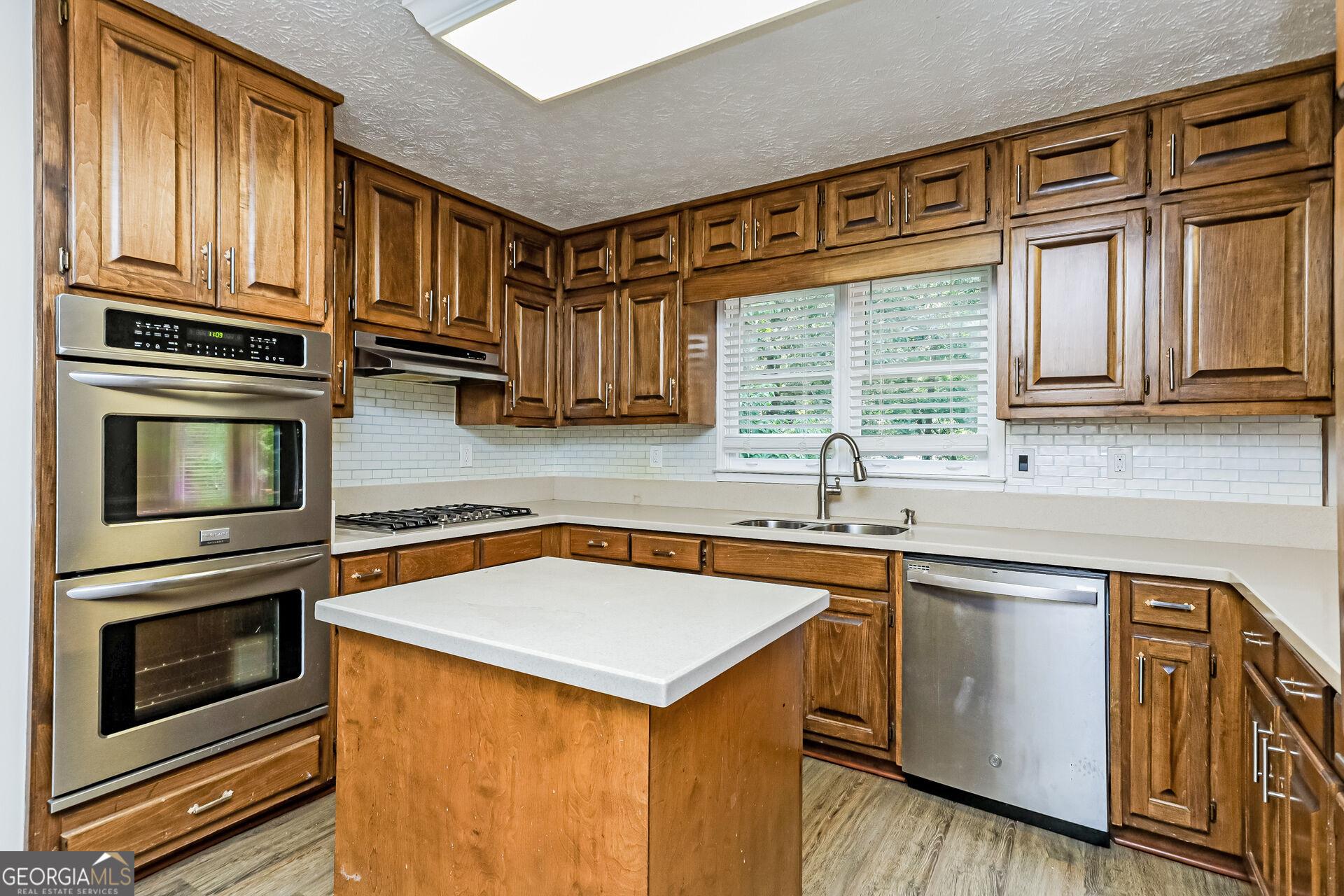 8183 Silver Oaks Court Property Photo 7