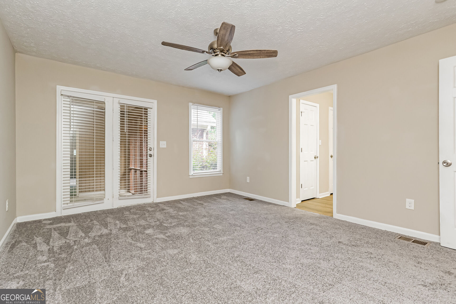 8183 Silver Oaks Court Property Photo 10