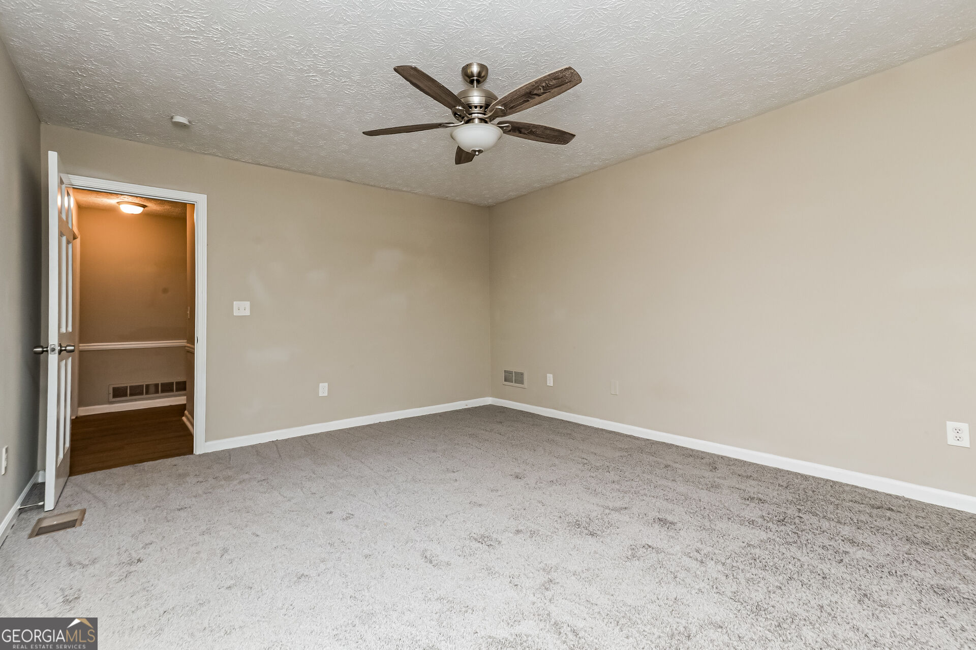 8183 Silver Oaks Court Property Photo 11