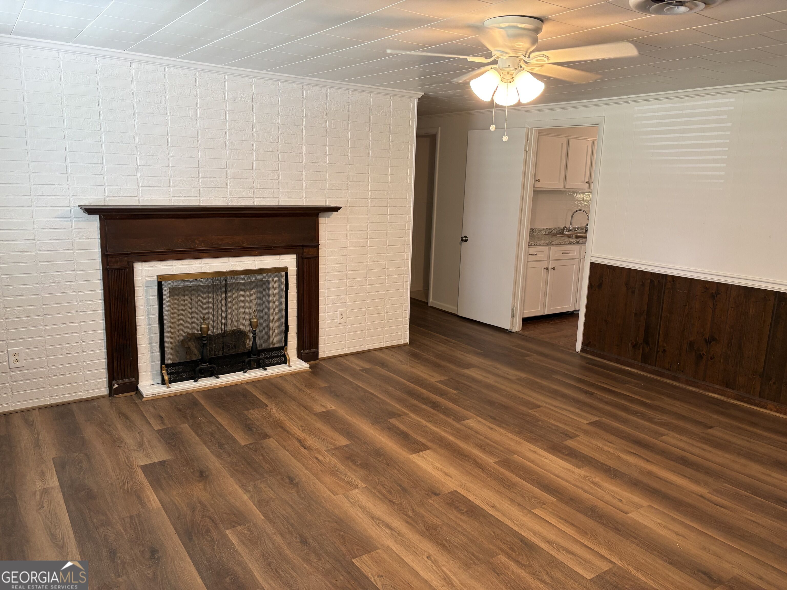222 Hobbins Drive Property Photo 3