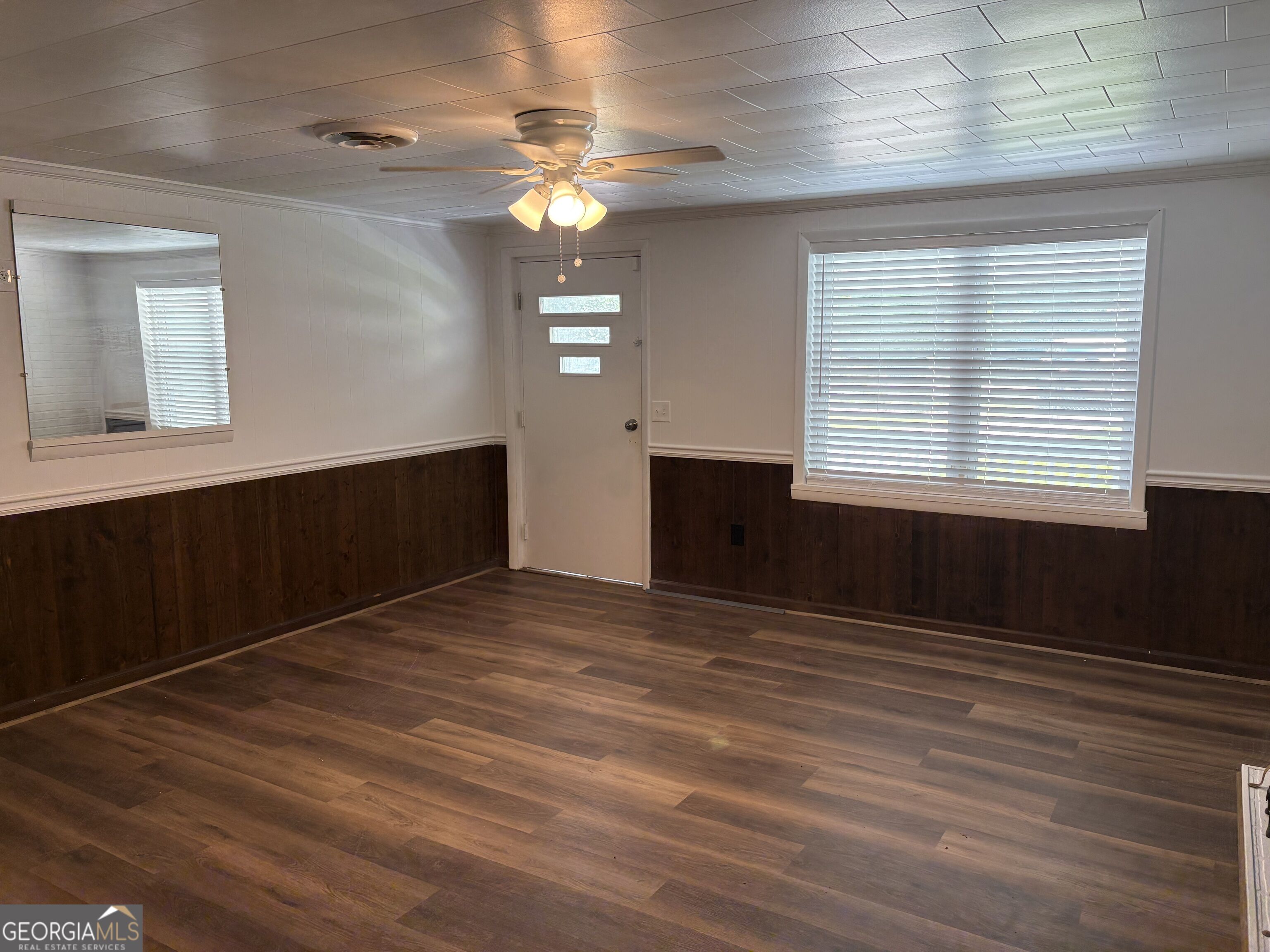 222 Hobbins Drive Property Photo 4