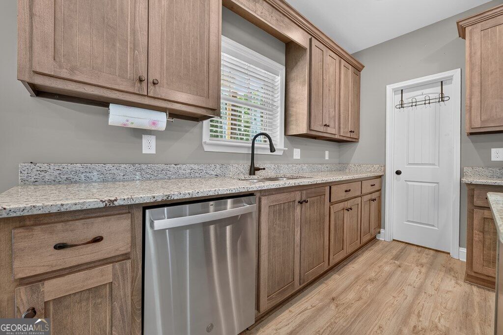 607 Satsuma Court S Property Photo 13