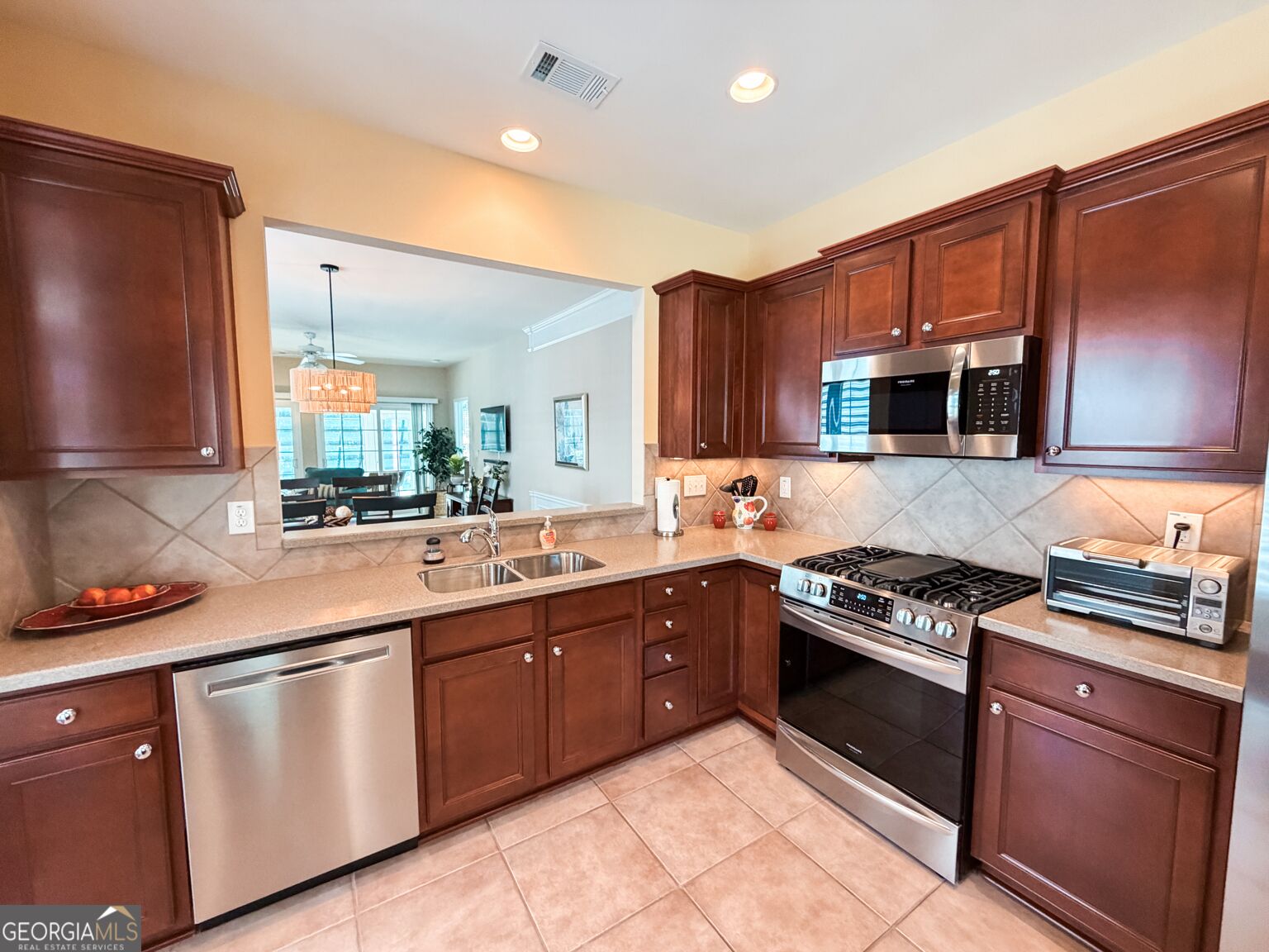 132 Begonia Court Property Photo 13
