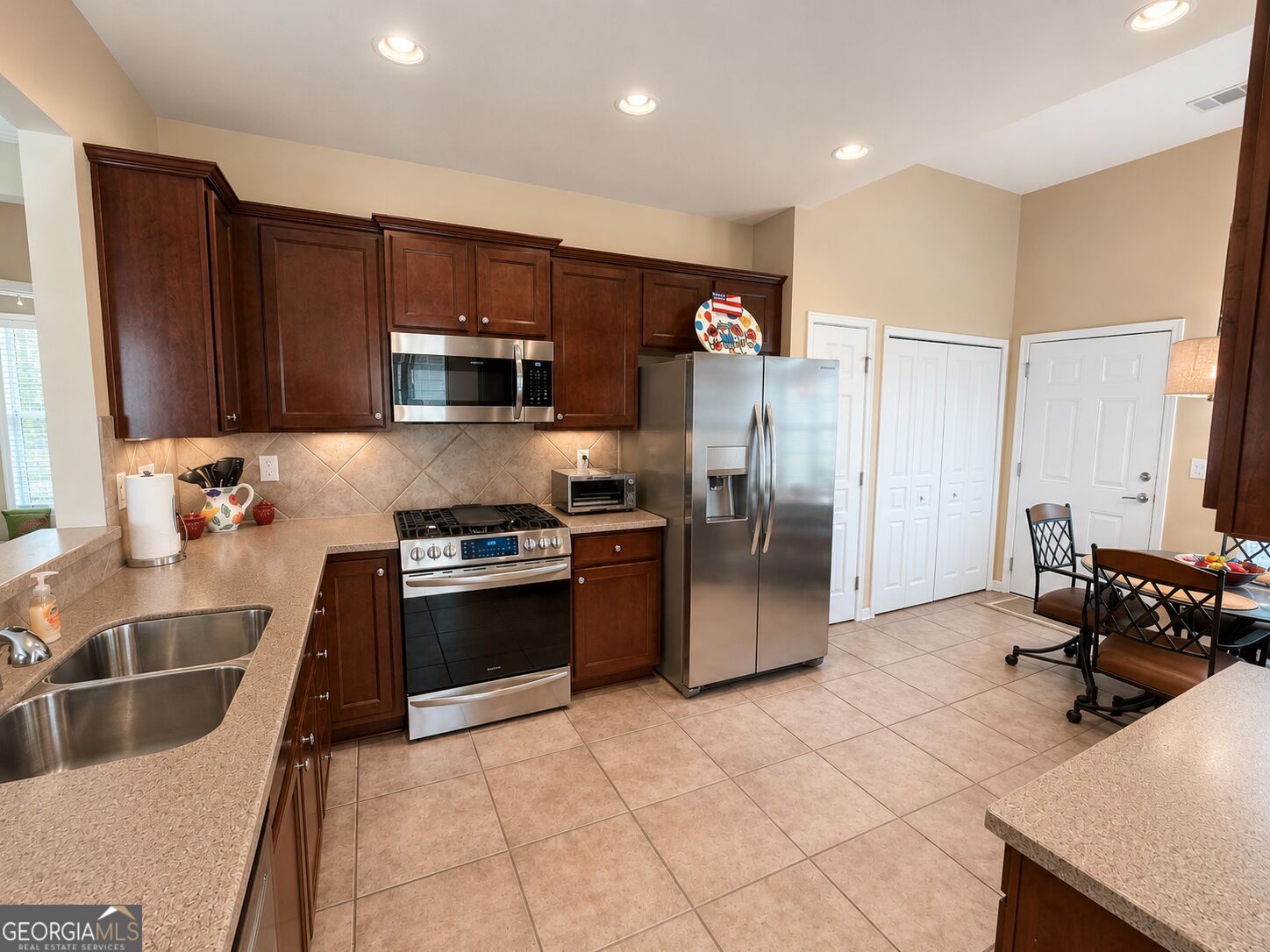 132 Begonia Court Property Photo 14