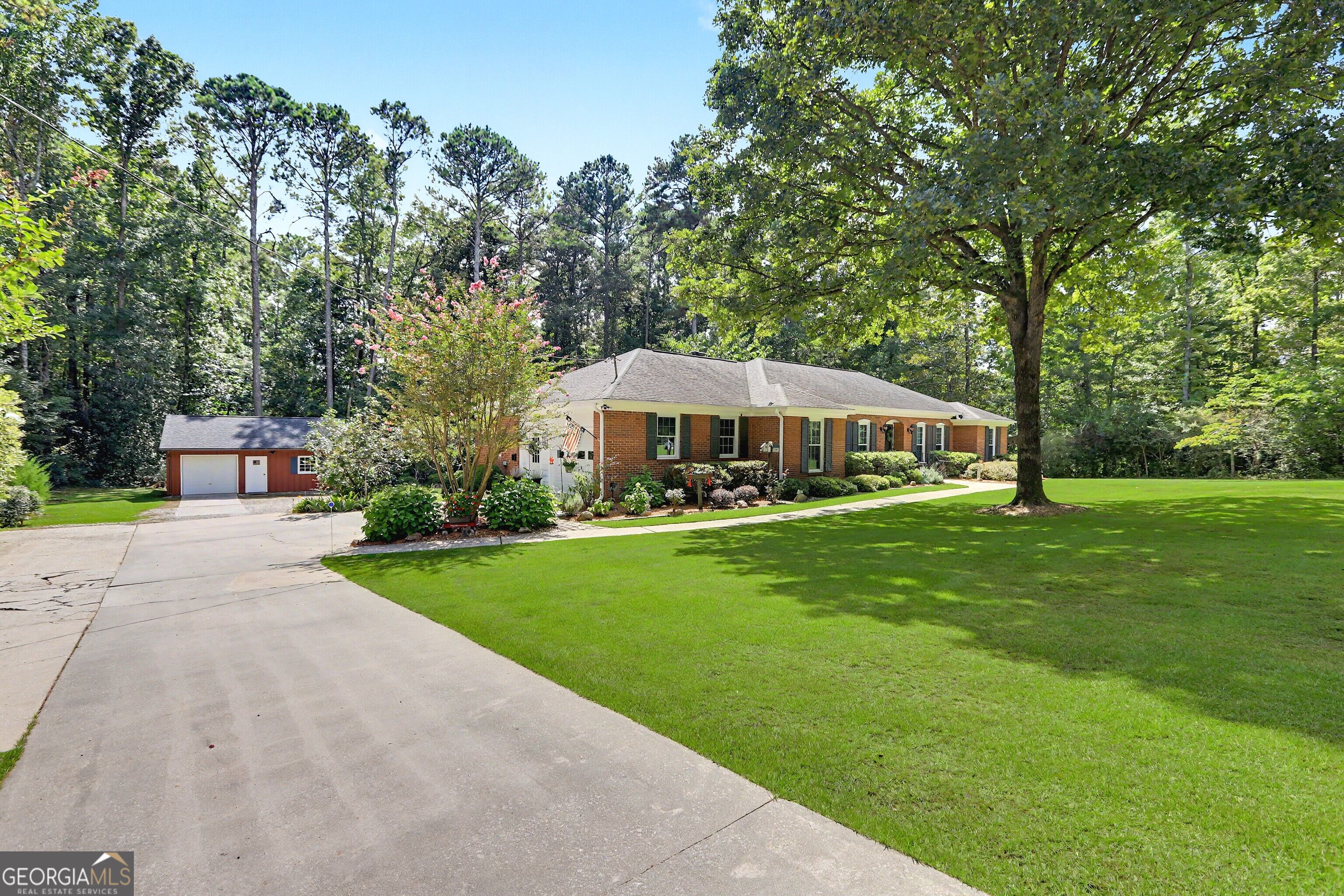 2031 Tallwood Place Property Photo 2