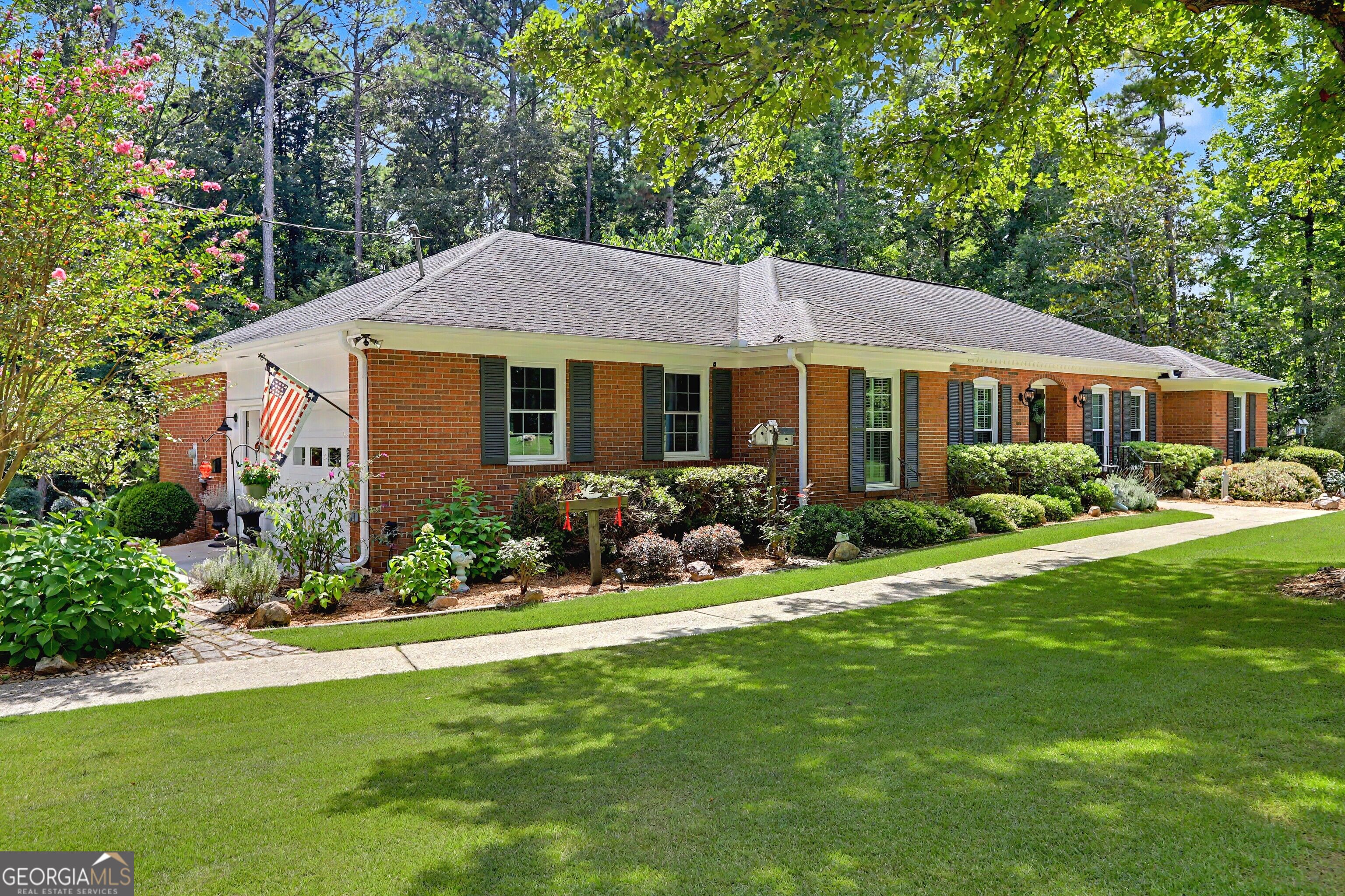 2031 Tallwood Place Property Photo 3