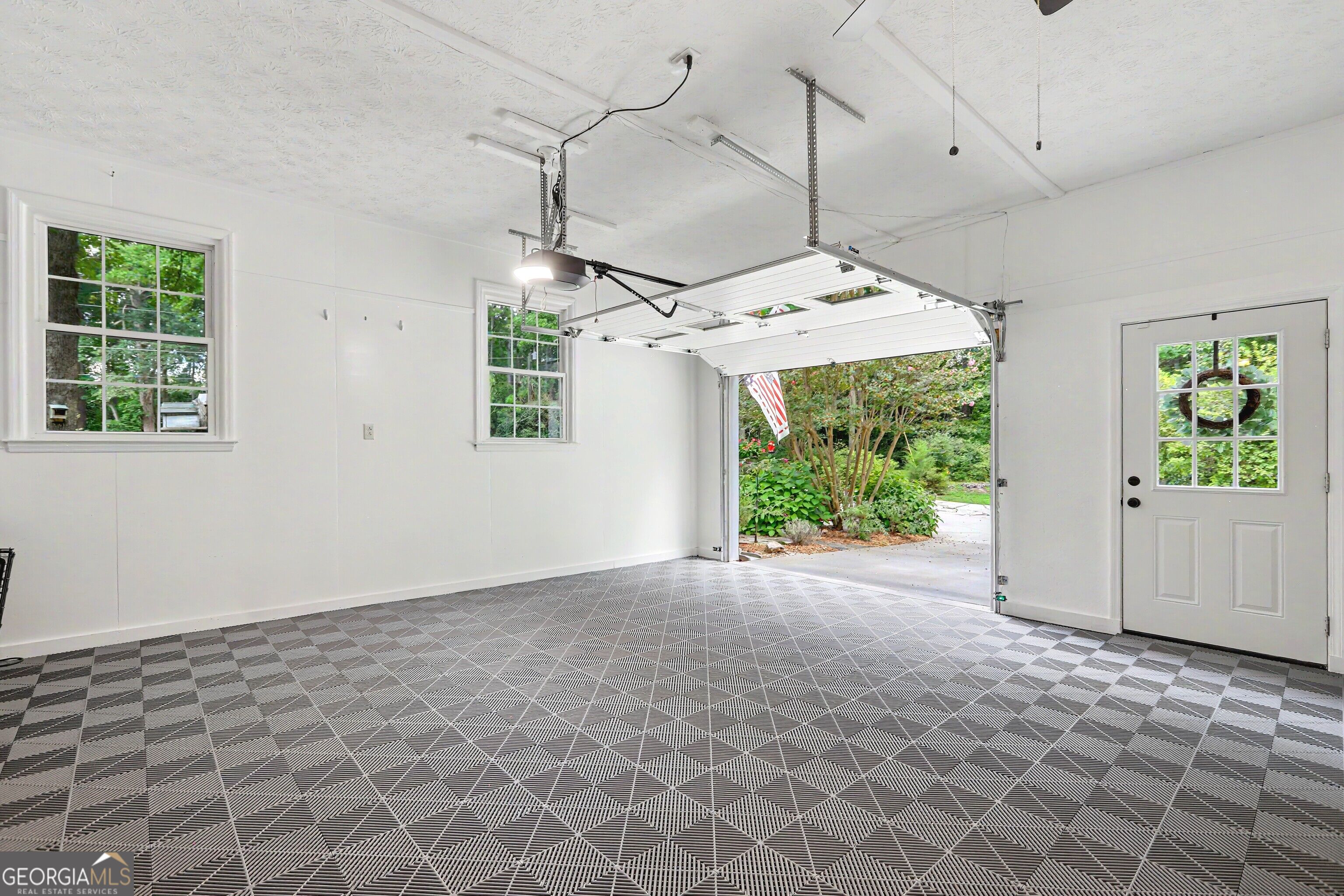 2031 Tallwood Place Property Photo 4