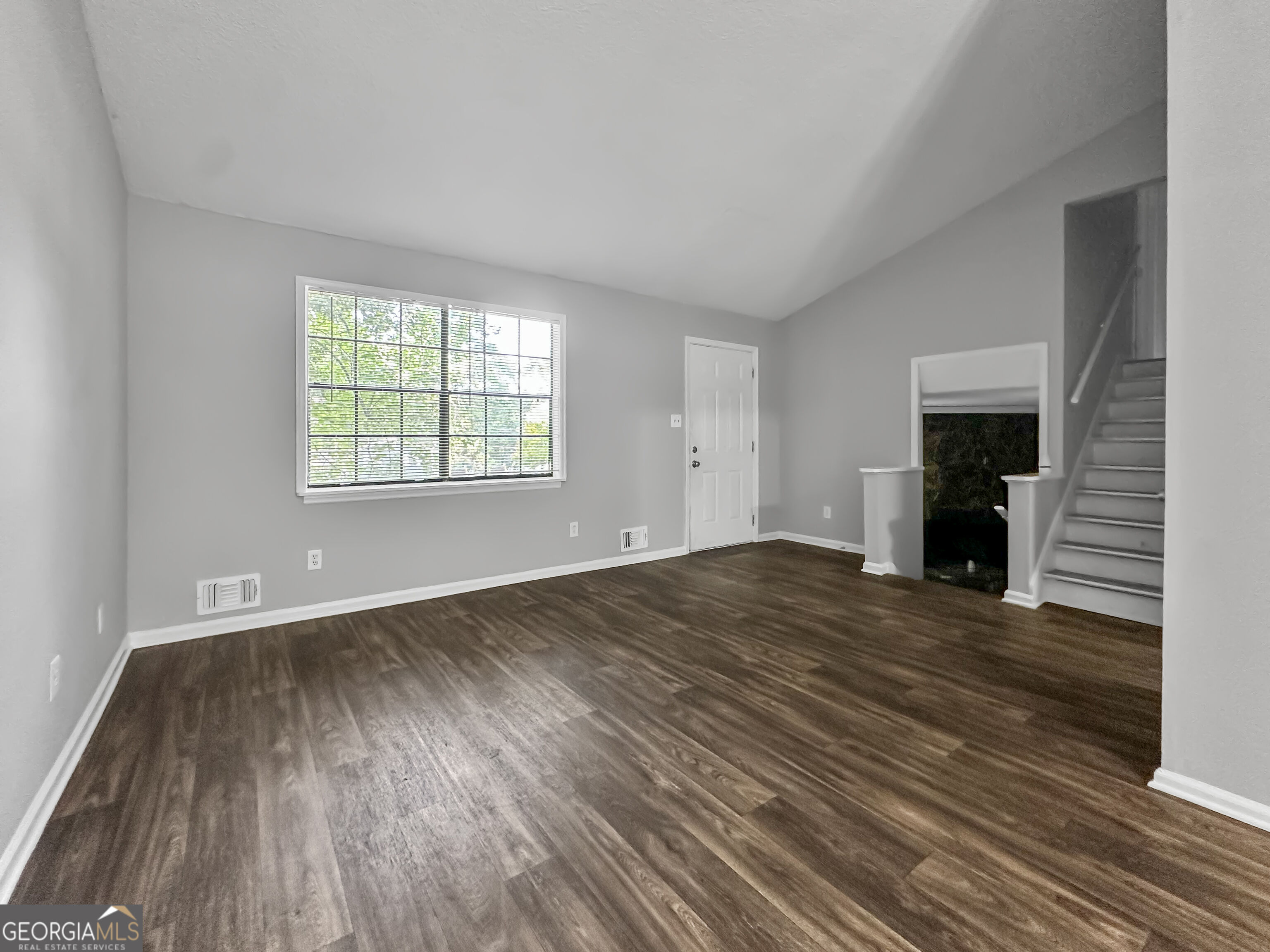 191 Aaron Court Property Photo 2