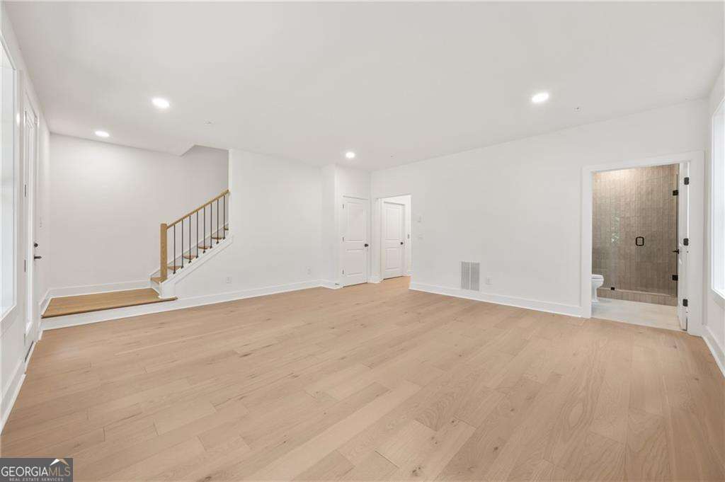 2248 Crestview Drive Ne # 33 Property Photo 17