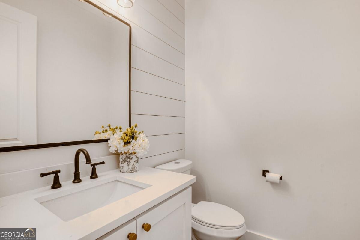 932 Cooper Road Property Photo 19