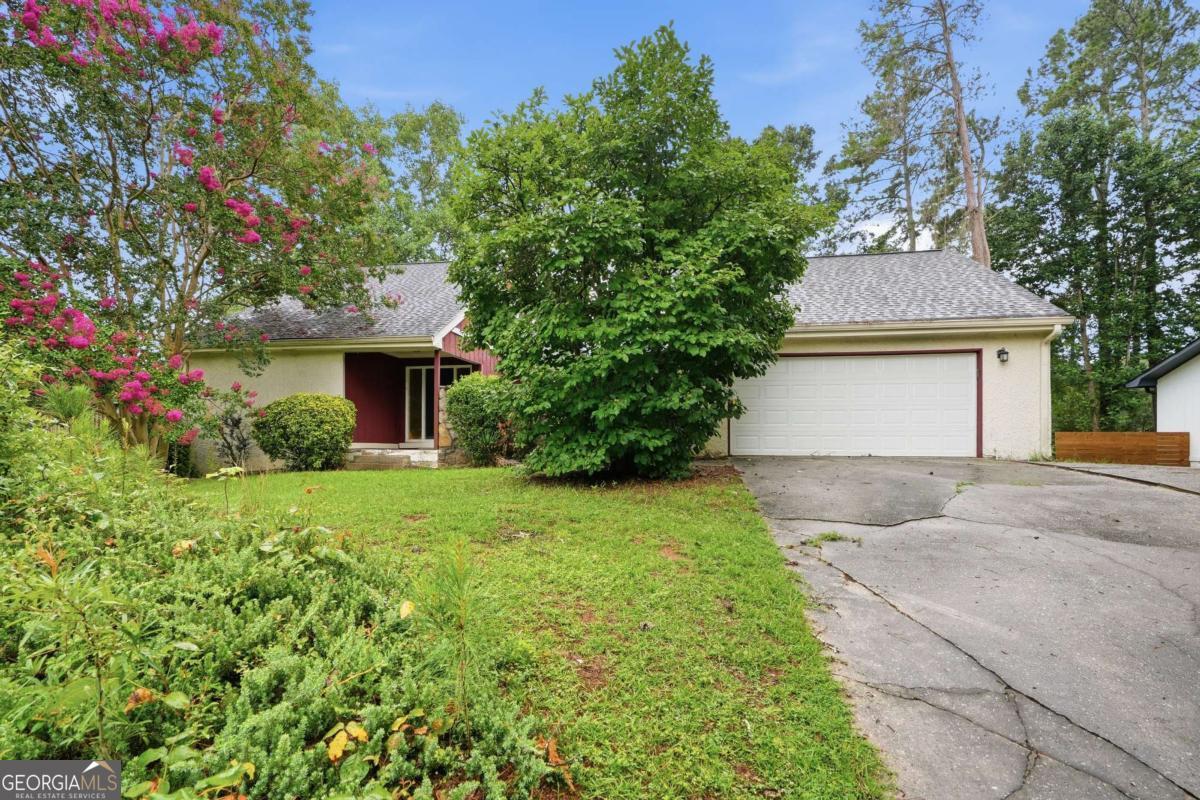 1384 Huntsmen Glen Property Photo 1