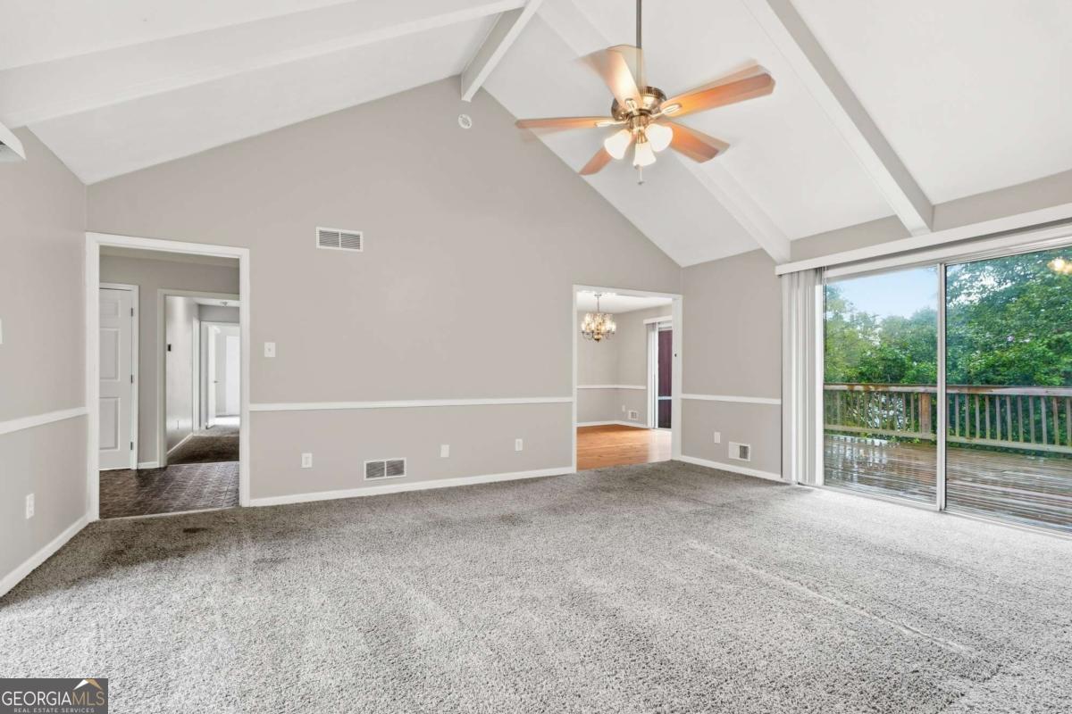 1384 Huntsmen Glen Property Photo 5