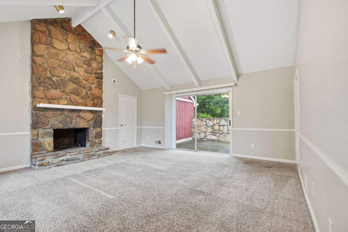 1384 Huntsmen Glen Property Photo 6