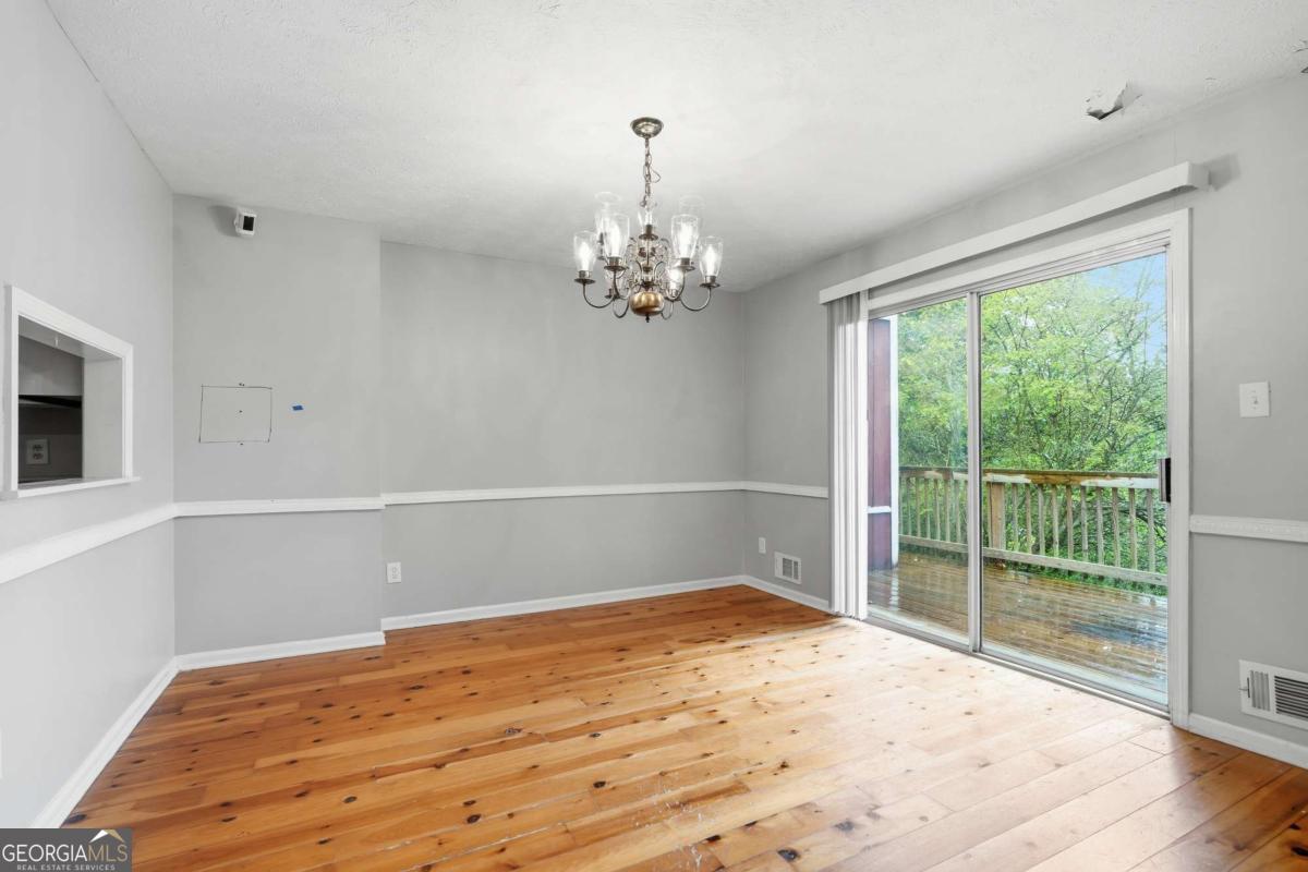 1384 Huntsmen Glen Property Photo 10