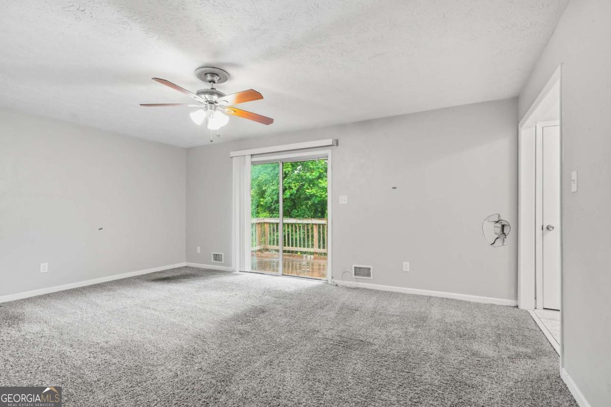 1384 Huntsmen Glen Property Photo 12