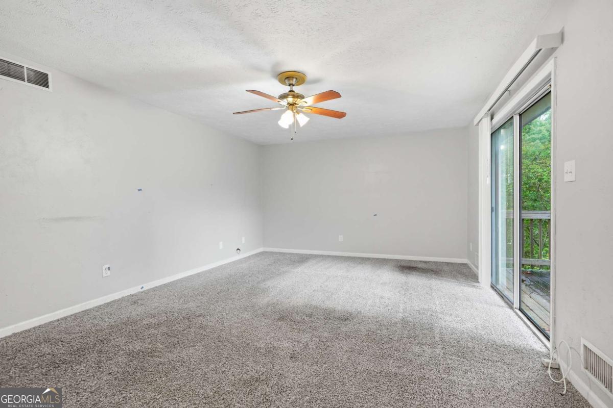 1384 Huntsmen Glen Property Photo 13