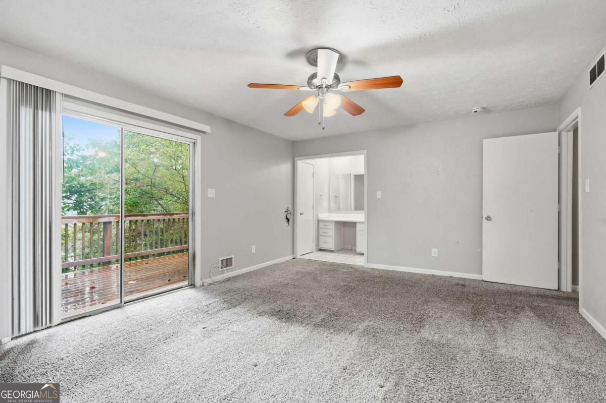 1384 Huntsmen Glen Property Photo 14