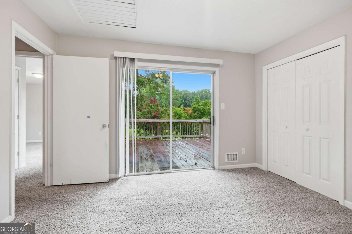 1384 Huntsmen Glen Property Photo 18