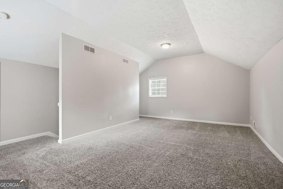 1384 Huntsmen Glen Property Photo 19