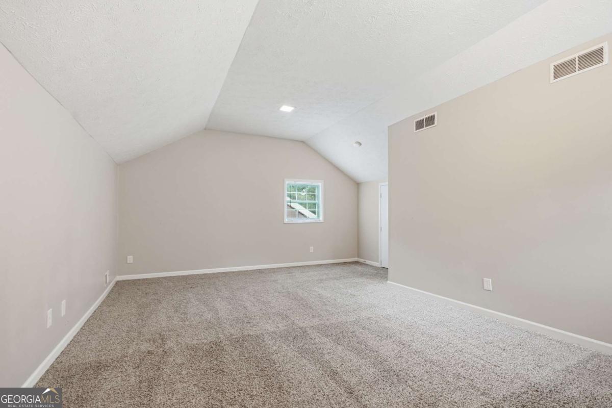 1384 Huntsmen Glen Property Photo 20
