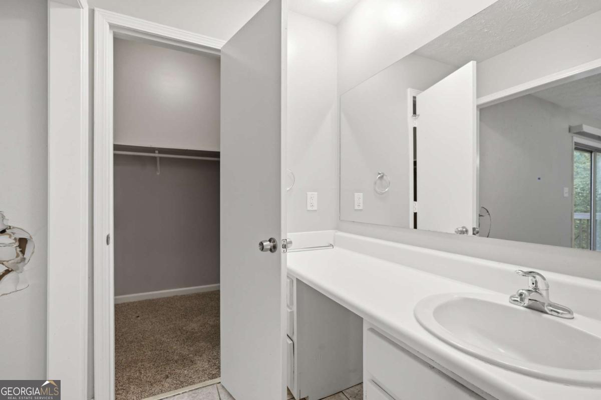 1384 Huntsmen Glen Property Photo 24