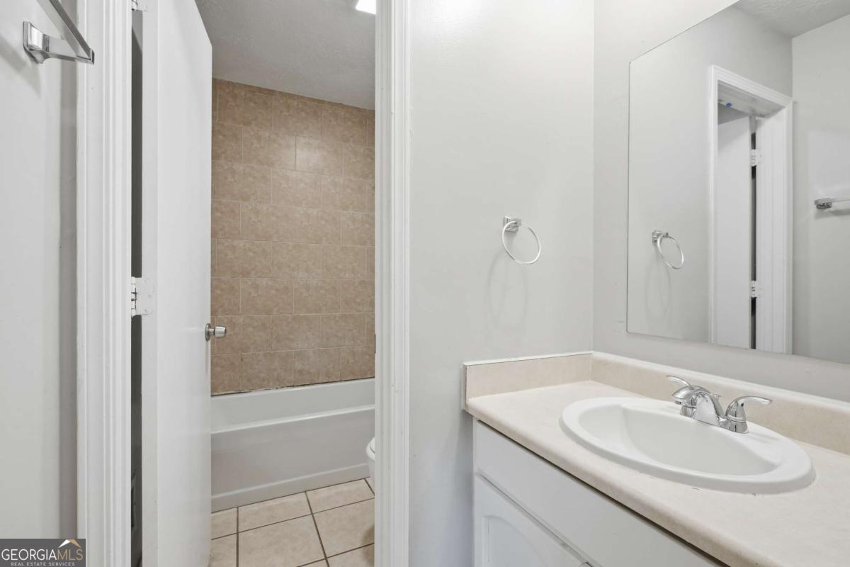 1384 Huntsmen Glen Property Photo 25