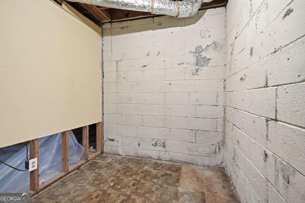1384 Huntsmen Glen Property Photo 29