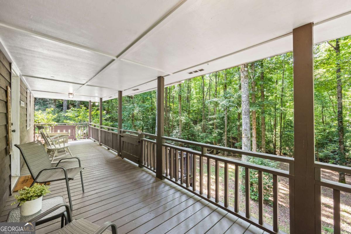 439 Nighthawk View Property Photo 4