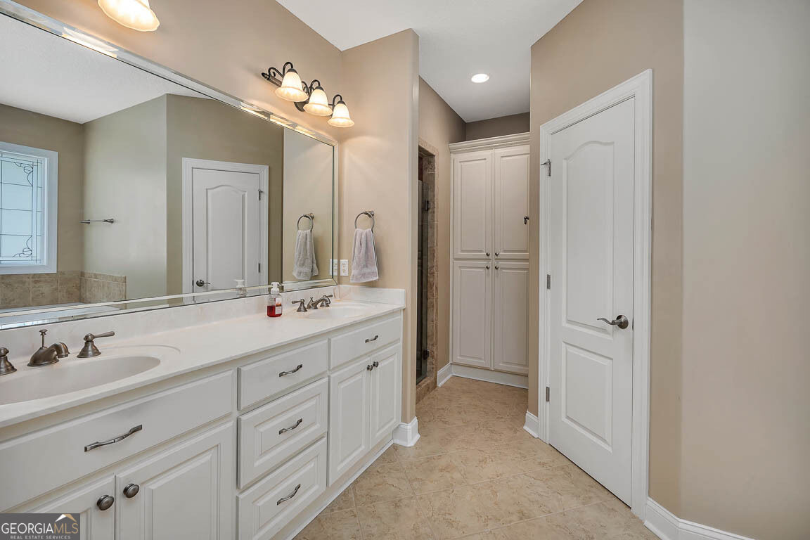 253 Winding Trail Property Photo 10