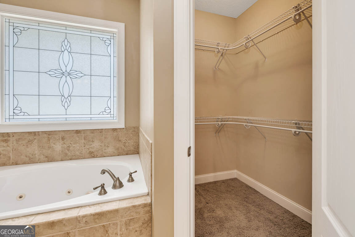 253 Winding Trail Property Photo 12
