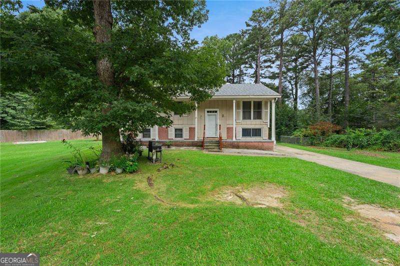 1140 Pineglen Drive Property Photo 2