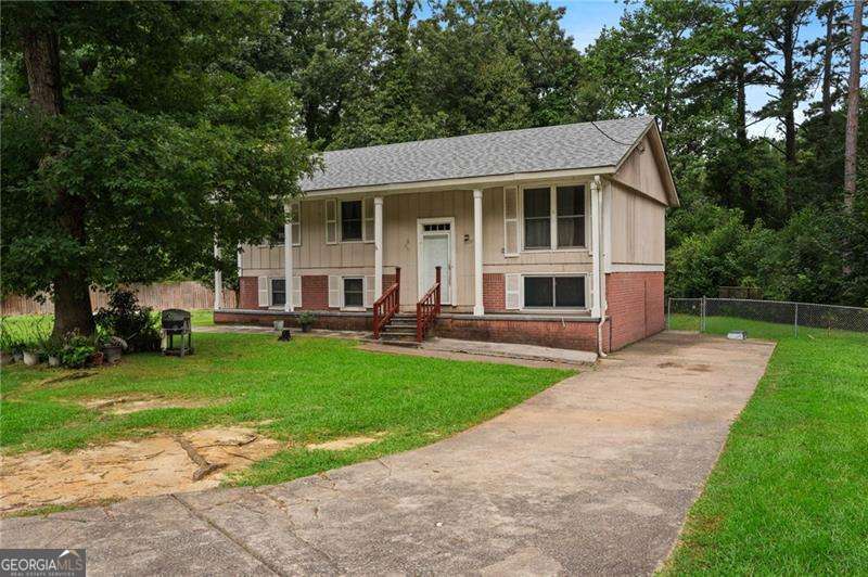1140 Pineglen Drive Property Photo 3